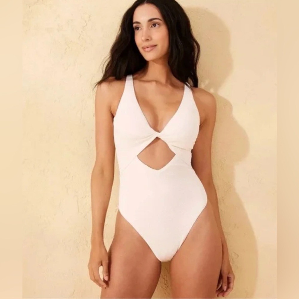 Shade & Shore - Women’s Twist Cut Out Cheeky One Piece Swimsuit - MISSING PADS